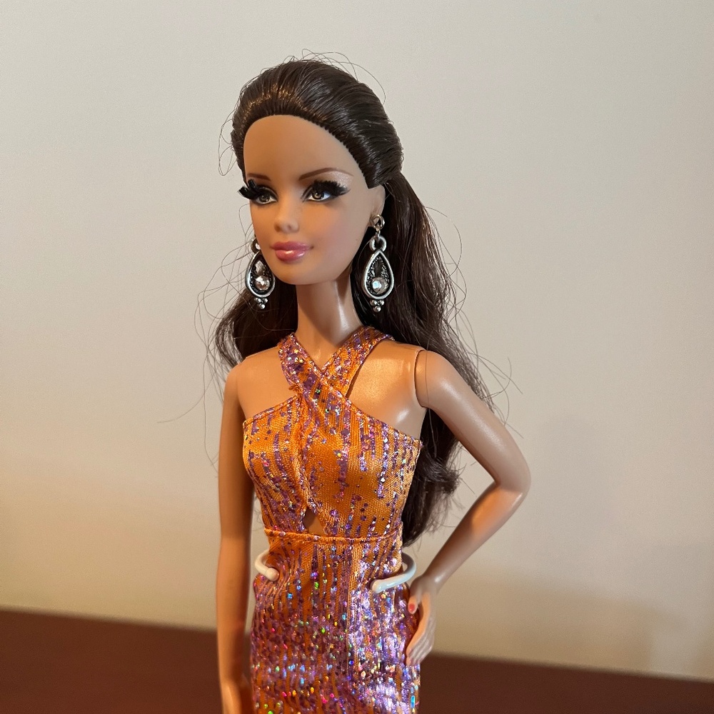 Barbie Doll 2013 The Barbie Look - City Shopper, Mattel - Picture 4 of 9